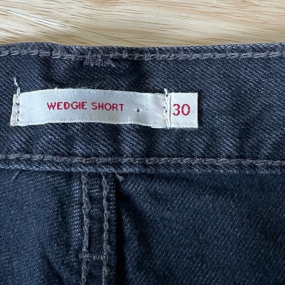 Levi’s Black Button Fly Studded Wedgie Fit Jean Shorts - 35668 - Picture 10 of 13